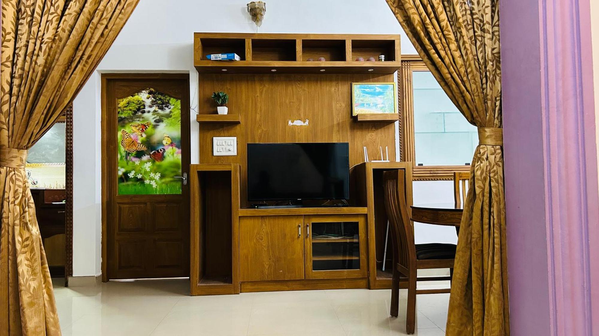 Ebs Guest House Недумбассери Экстерьер фото